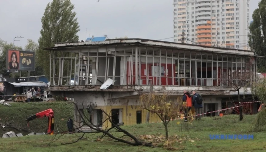 Наслідки влучання на станції метро «Чернігівська»